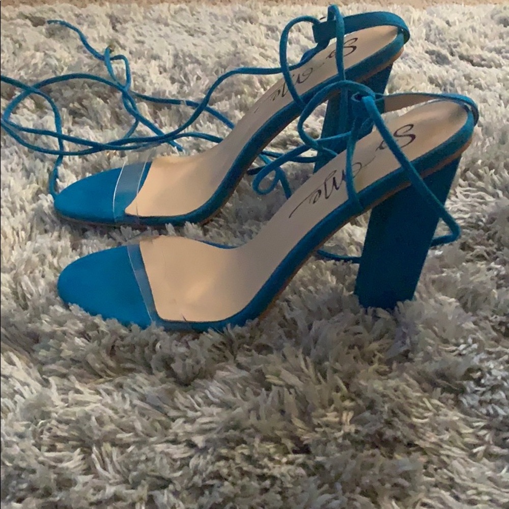Blue Heels - Picture 2 of 2